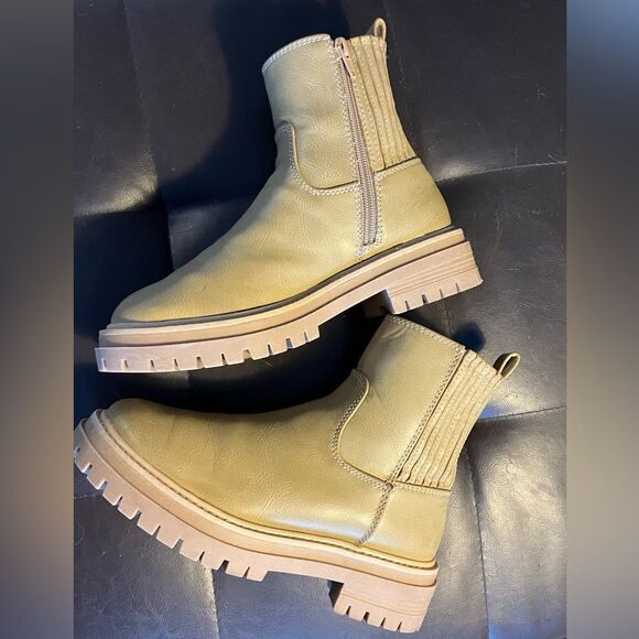 Time and Tru beige side zip platform ankle boots! Size 6.5 - Picture 1 of 6